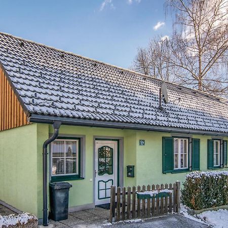 Charmantes Ferienhaus Peterdorf Bagian luar foto