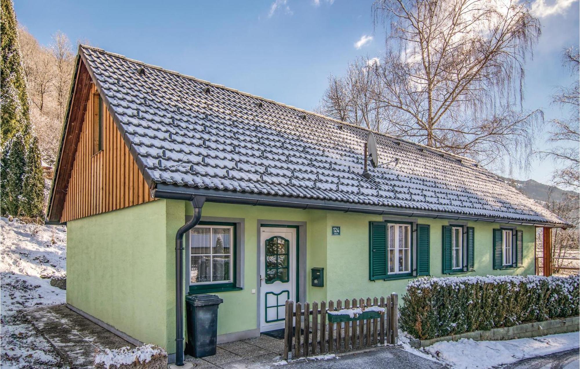 Charmantes Ferienhaus Peterdorf Bagian luar foto